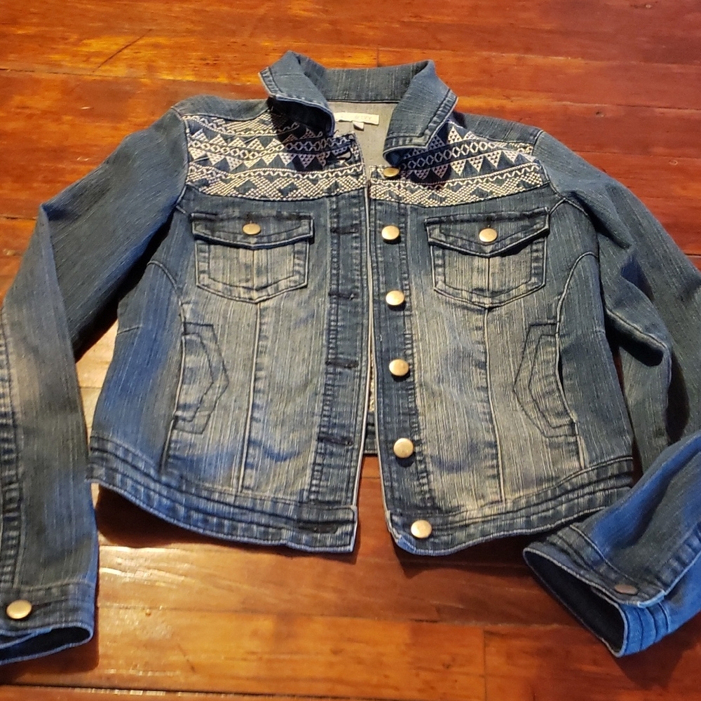 Chic Kids Denim Jacket with Patterned Shoulders
